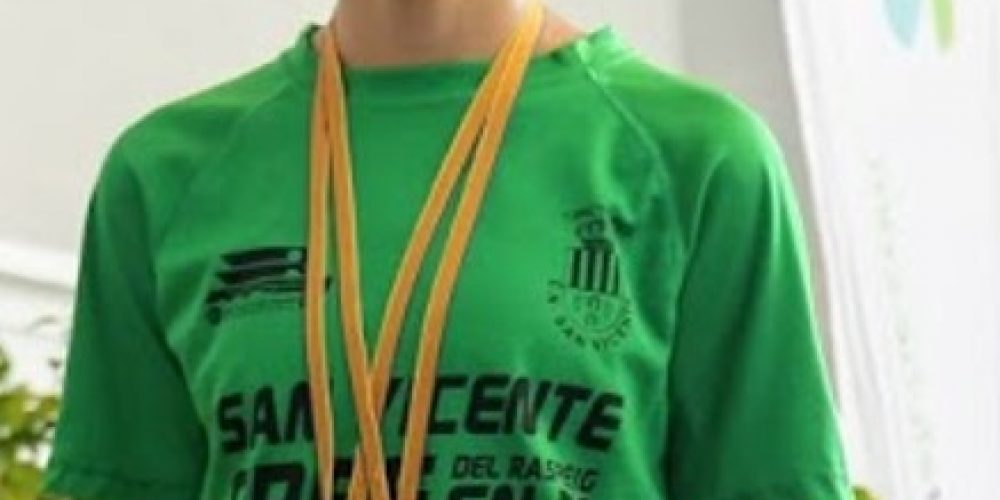 Campeona de España y récord autonómico en los 100m mariposa