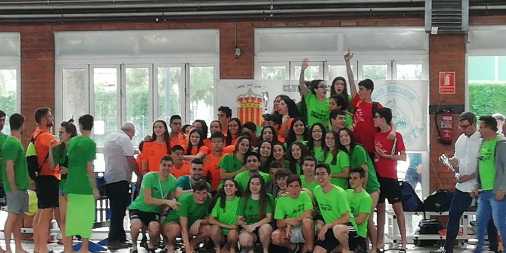 Éxito de participación en el XXI Trofeo de Natación Ciudad de San Vicente. El equipo local lidera el trofeo.